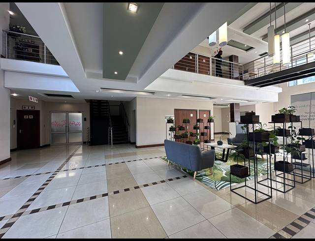 90.70M² CO-WORKING SPACE TO LET IN DIE HOEWES